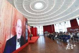 “云端”话离别 ！深北莫24名硕士研究生毕业