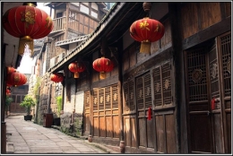 深圳集体户口的小孩，与个人户口小孩享受一样待遇