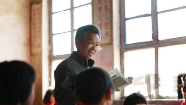 深圳教师待遇下降30% 硕士博士人才难安抚