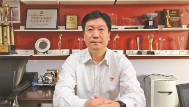徐勇：医学博士自学画装修图纸，创建龙华分院