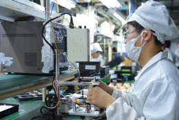 「特写」流水线上的深圳博士