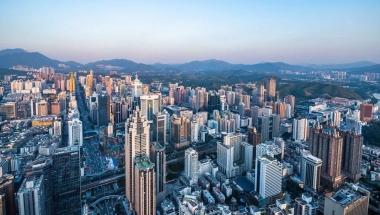 最年轻的副省级城市市长！70后清华博士覃伟中当选深圳市市长